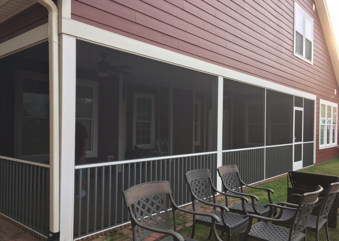 Screened porch keeping bugs out while enjoying Florida outdoors