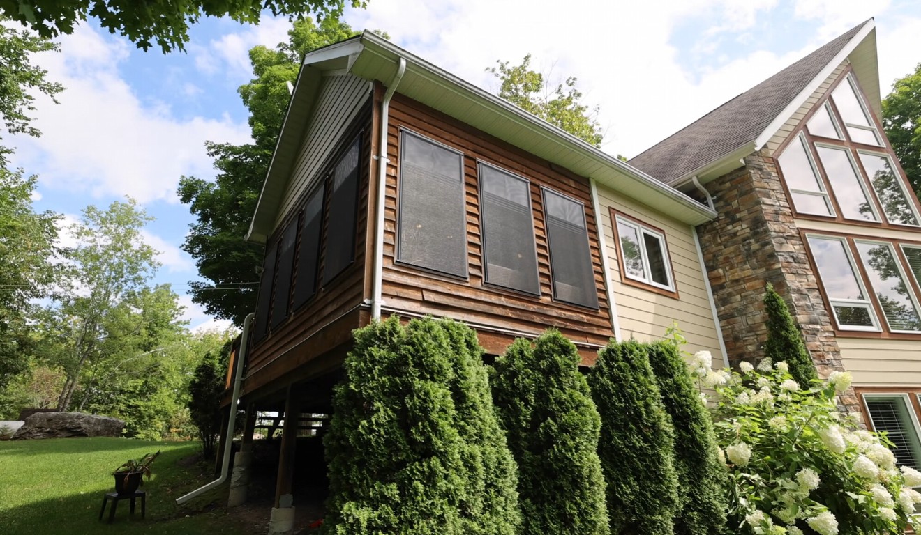 Sunroom addition to existing home structure